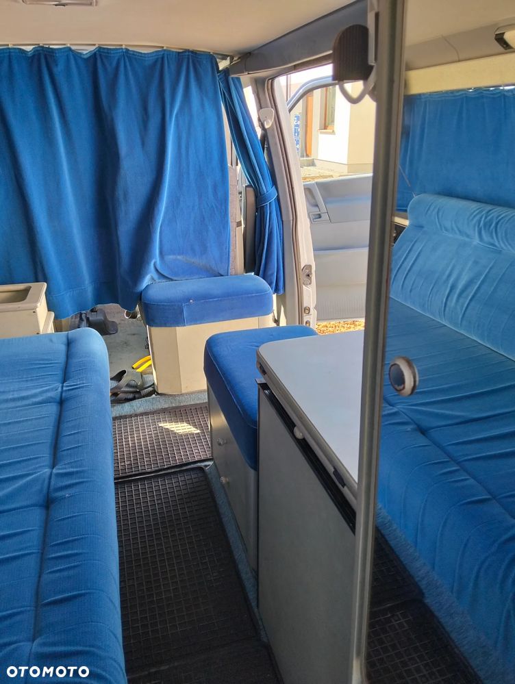 Volkswagen Caravelle - 23