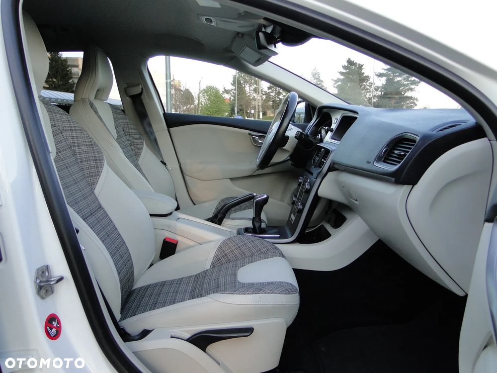 Volvo V40 Cross Country D3 Ocean Race - 25