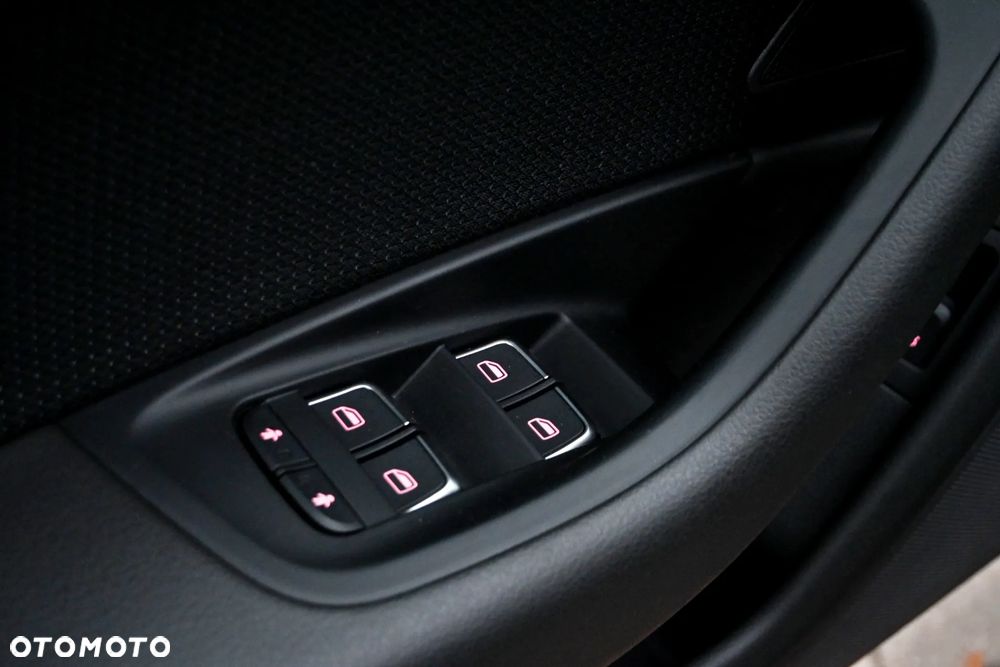 Audi A6 Avant 2.0 TDI Ultra DPF S tronic - 31