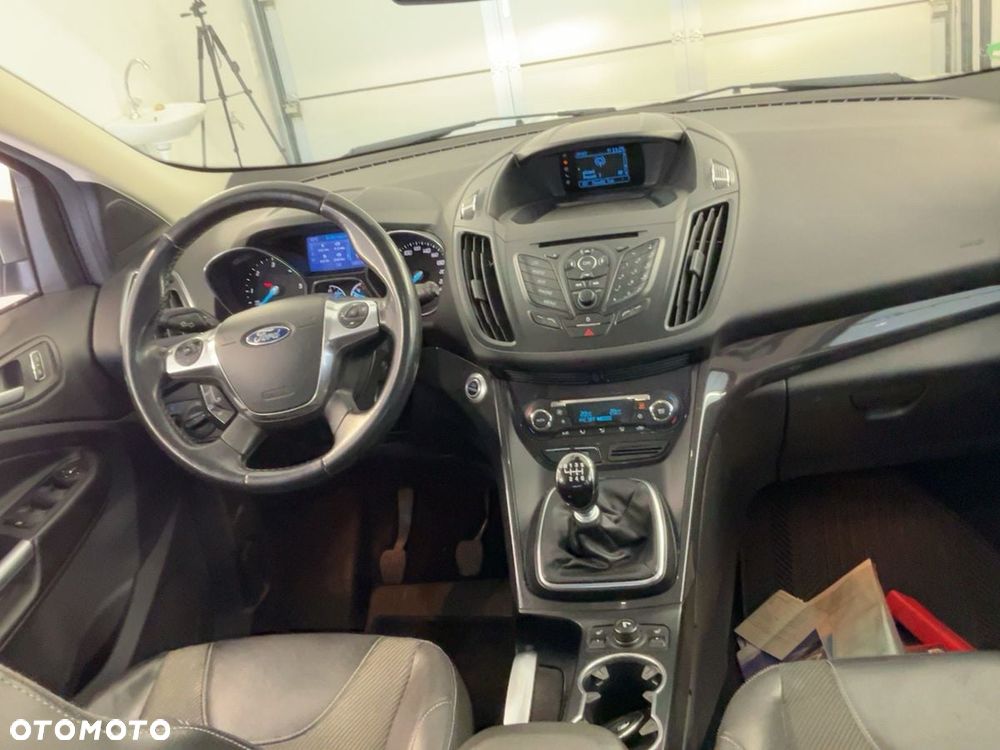 Ford Kuga 2.0 TDCi 4x4 Titanium - 8