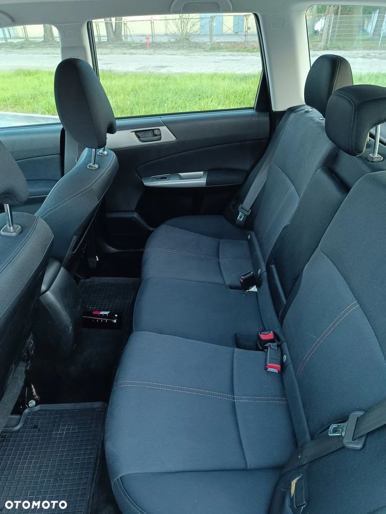 Subaru Forester 2.0D XC 000 - 10