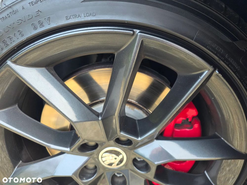 Skoda Octavia ver-combi-2-0-tdi-dsg-rs - 7