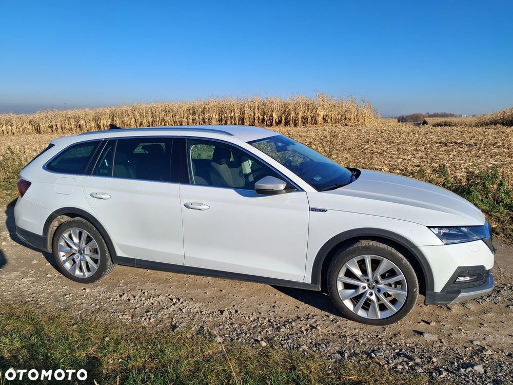 Skoda Octavia 2.0 TDI 4x4 Scout DSG - 3