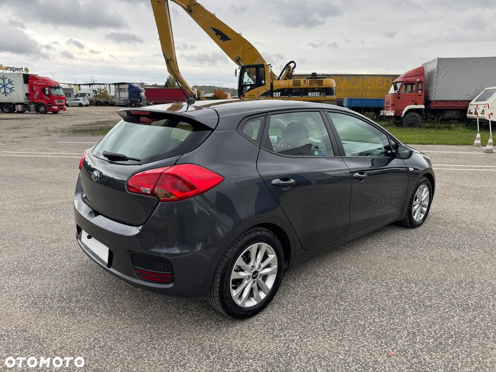 Kia Ceed 1.4 CVVT Dream Team Edition - 8