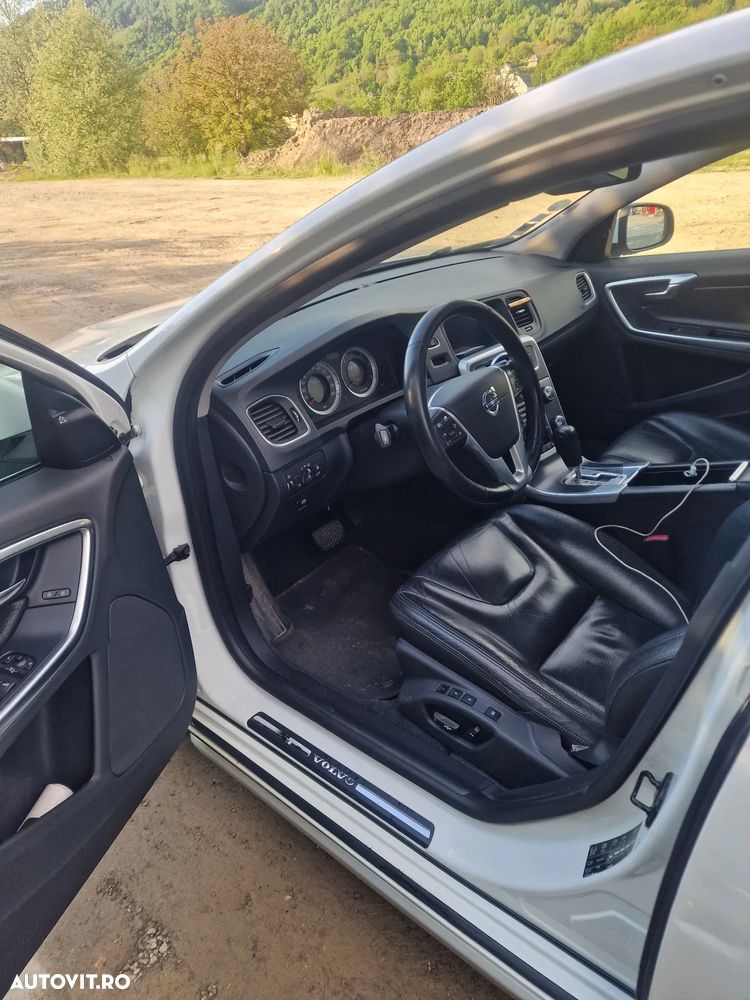 Volvo S60 D5 AWD Geartronic Summum - 7
