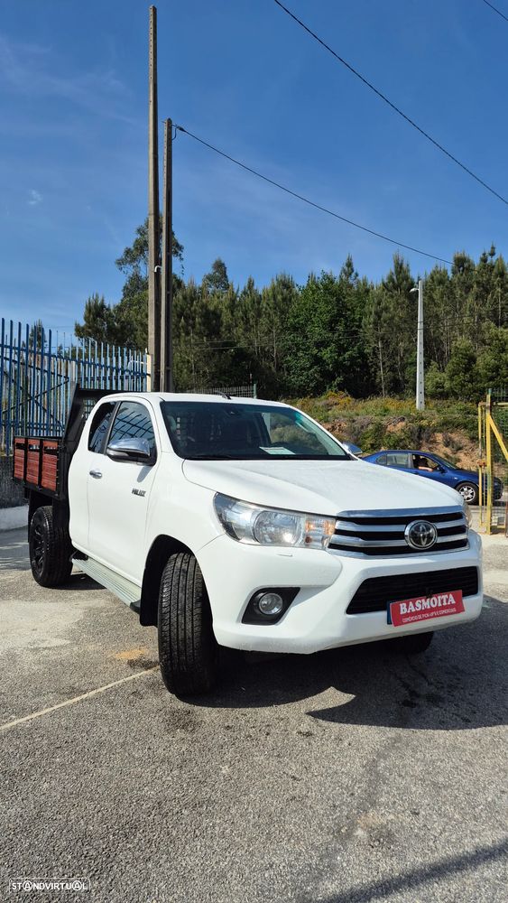 Toyota Hilux - 3
