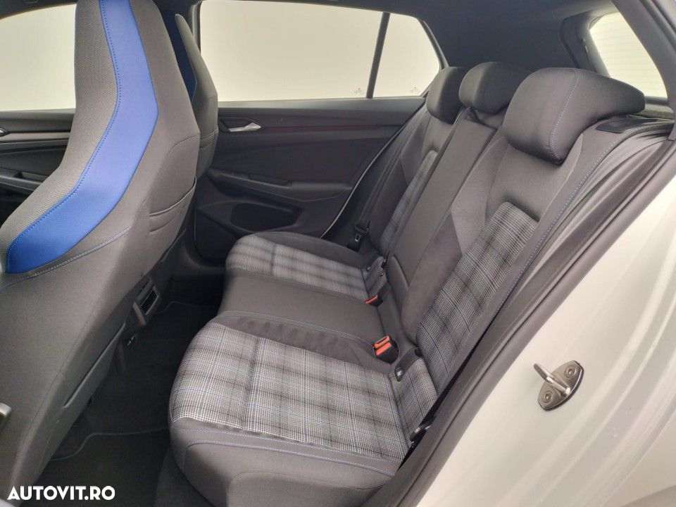 Volkswagen Golf - 14