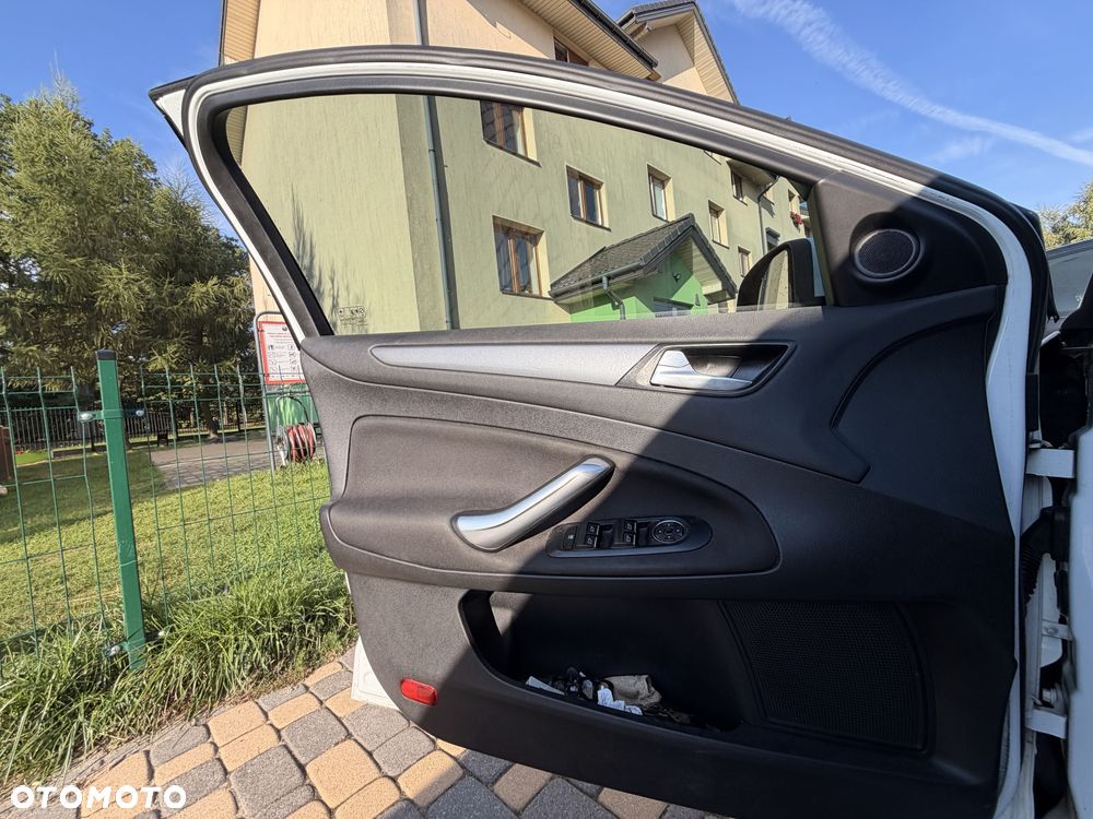 Ford Mondeo - 8