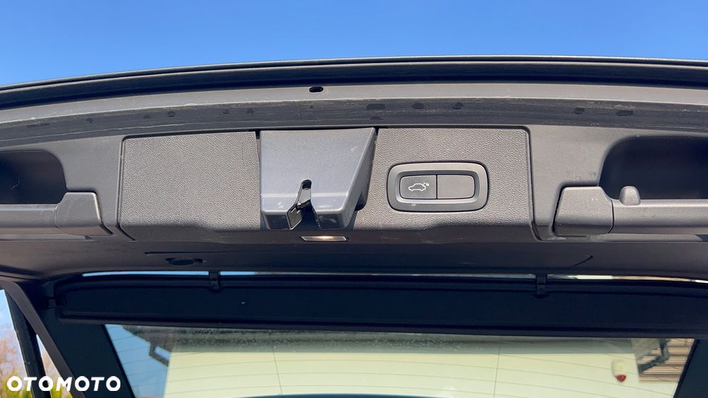 Volvo XC 60 B4 D AWD Inscription - 33