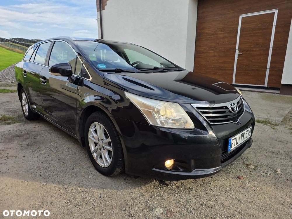 Toyota Avensis 2.0 D-4D Sol Premium - 1
