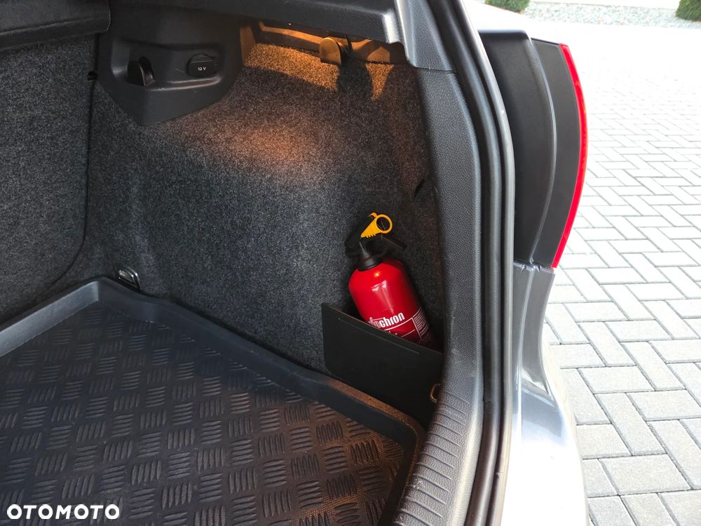 Volkswagen Golf - 21