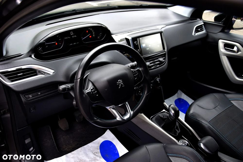 Peugeot 2008 1.2 Pure Tech Allure S&S - 16