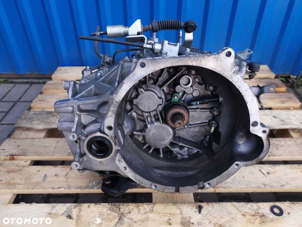 MITSUBISHI OUTLANDER III 2.2 60TYS 2X4 SKRZYNIA BIEGOW 0A0J-J F6MBA - 1