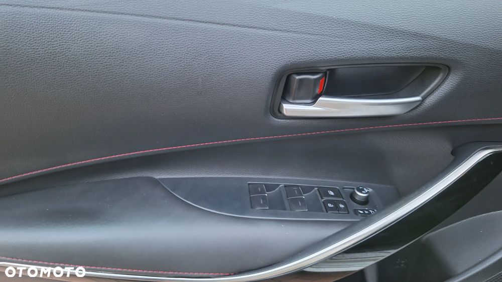 Toyota Corolla 2.0 Lounge - 19