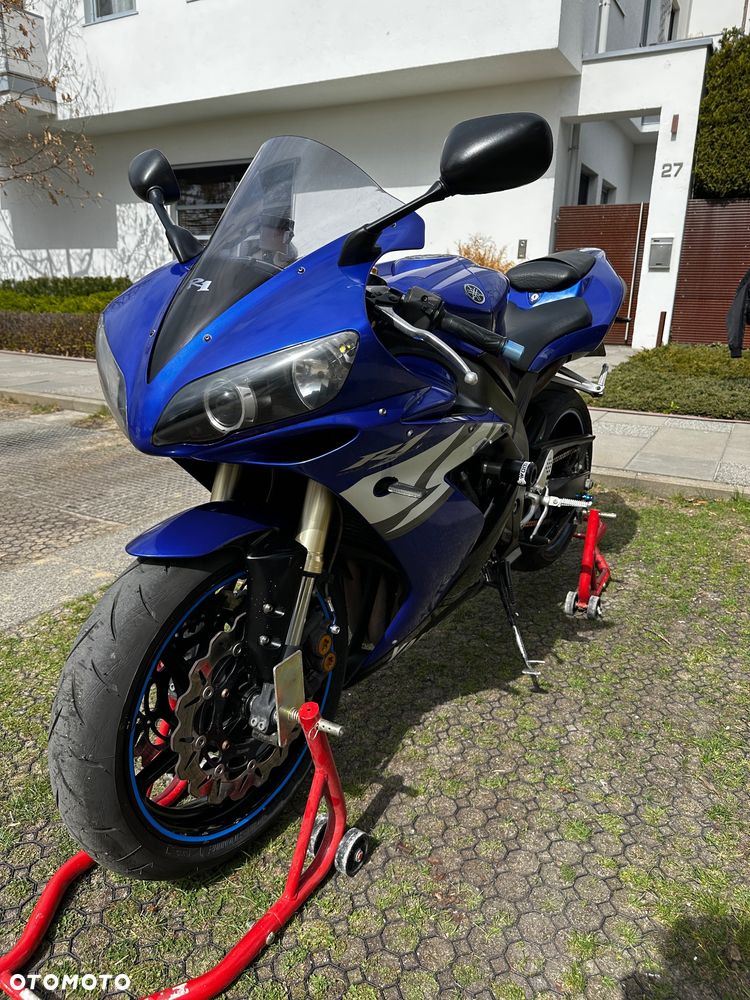 Yamaha YZF - 1