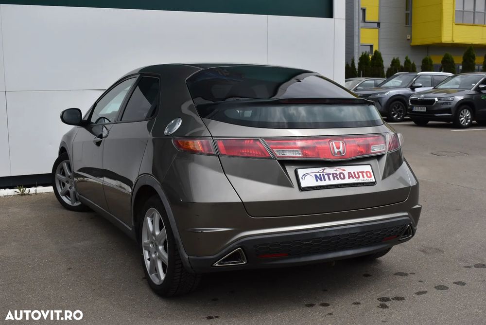 Honda Civic 1.8 S - 5