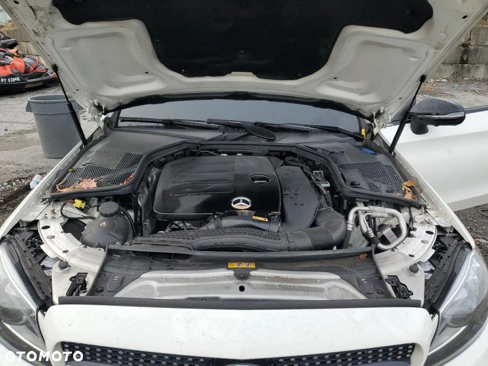 Mercedes-Benz Klasa C 300 4Matic 9G-TRONIC AMG Line - 2