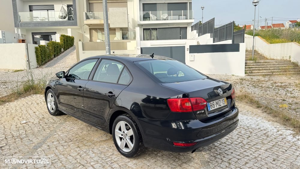 VW Jetta - 4