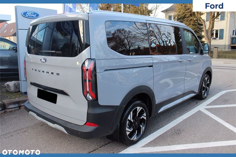Ford Tourneo Custom - 4