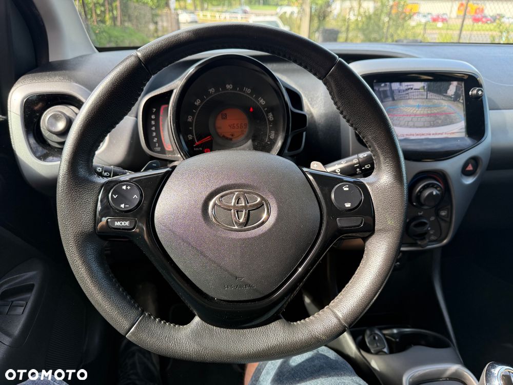 Toyota Aygo x.shift x-play connect - 13