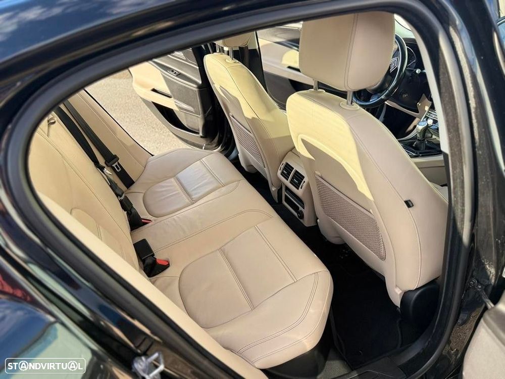 Jaguar XE 2.0 D Pure - 30