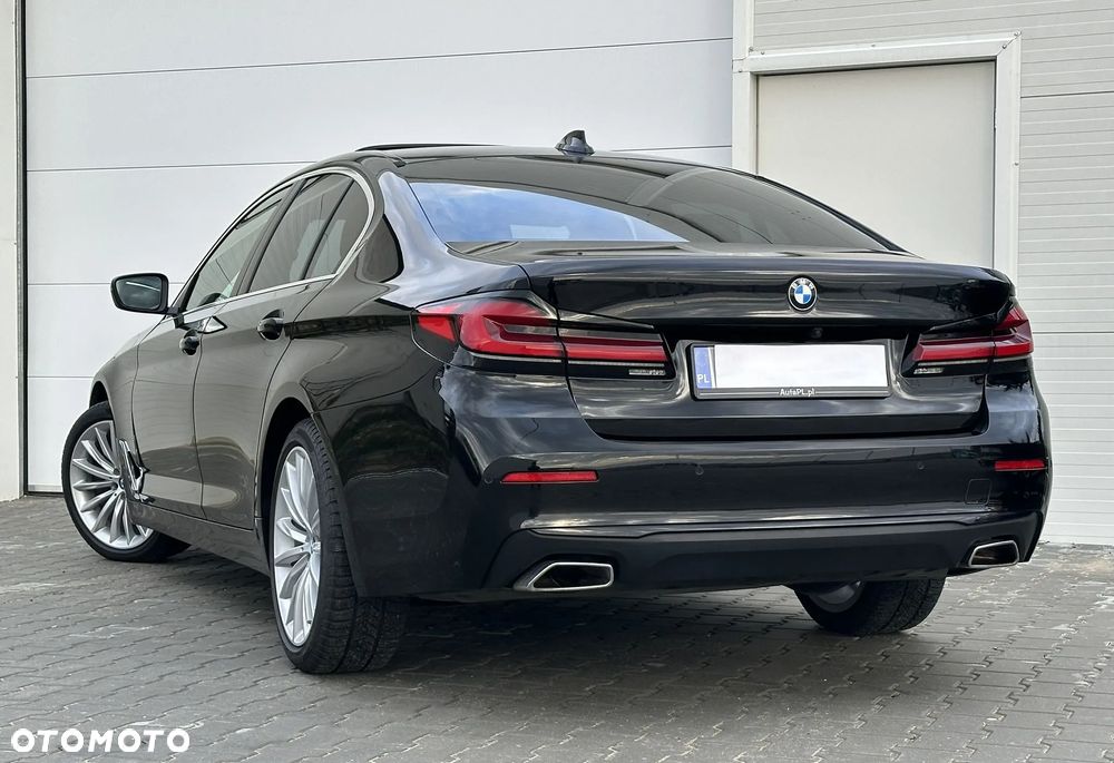 BMW Seria 5 520d xDrive - 11