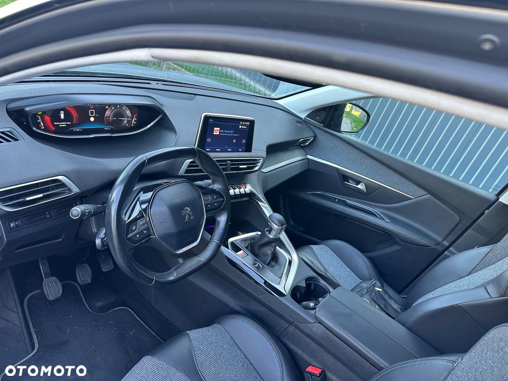 Peugeot 3008 PureTech 130 Stop & Start GPF Allure Business-Paket - 33