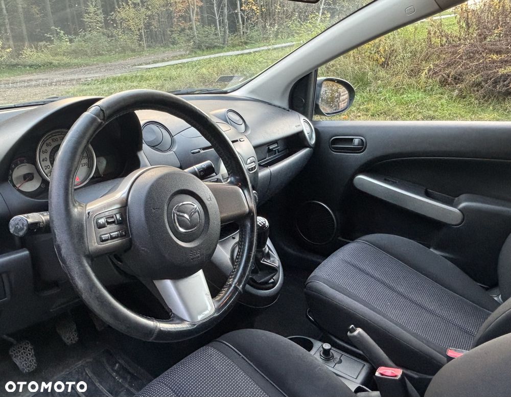 Mazda 2 - 3