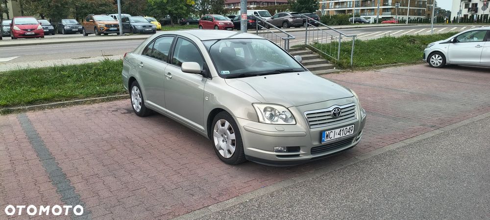 Toyota Avensis 1.8 VVT-i Sol - 2
