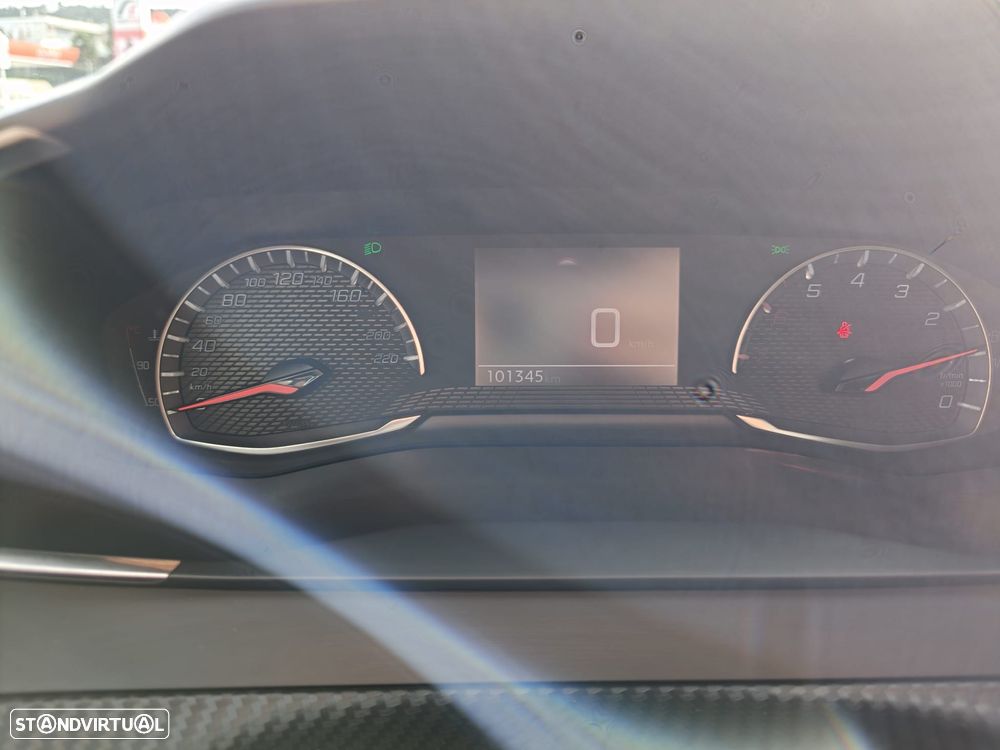 Peugeot 208 1.2 PureTech Active - 4