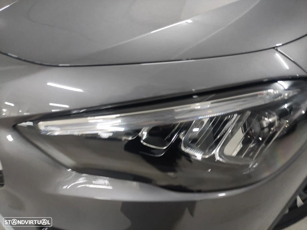 Mercedes-Benz GLA 180 d Progressive - 4