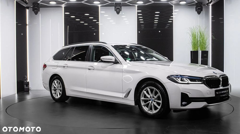 BMW Seria 5 520d xDrive mHEV - 9