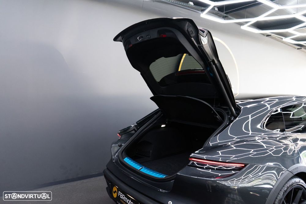 Porsche Taycan Cross Turismo 4S - 15