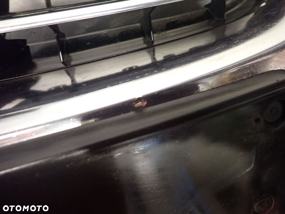 GRILL ATRAPA VOLKSWAGEN JETTA V - 2