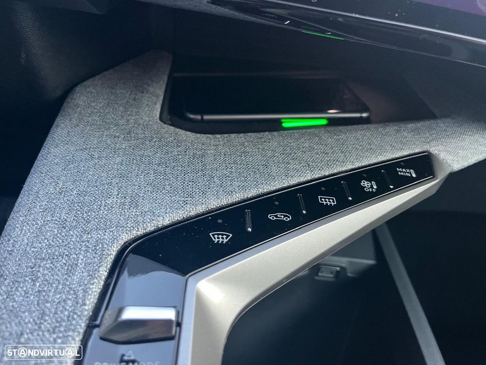 Peugeot 3008 Hybrid 145 e-DSC6 Allure - 32