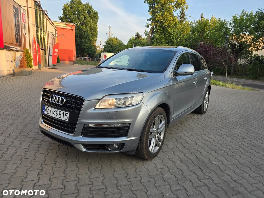 Audi Q7 - 1