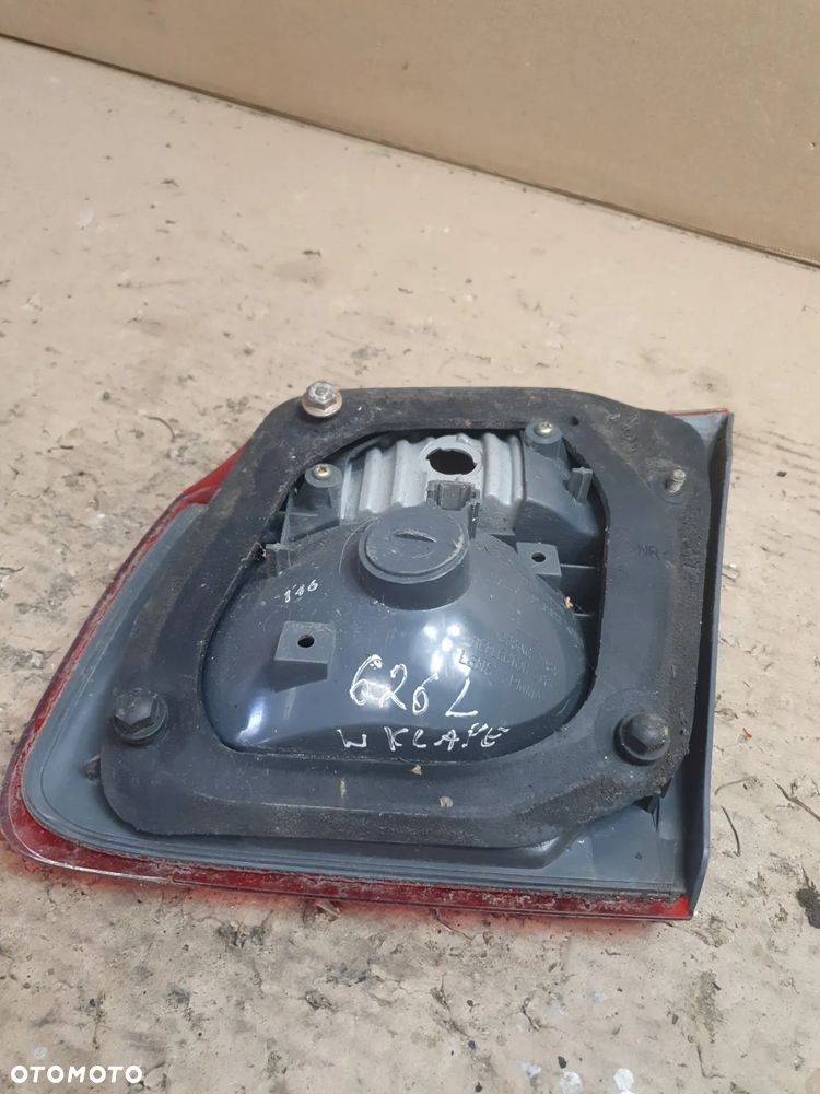 MAZDA 626 V GF LAMPA LEWA TYŁ W KLAPĘ 132-61922 - 6