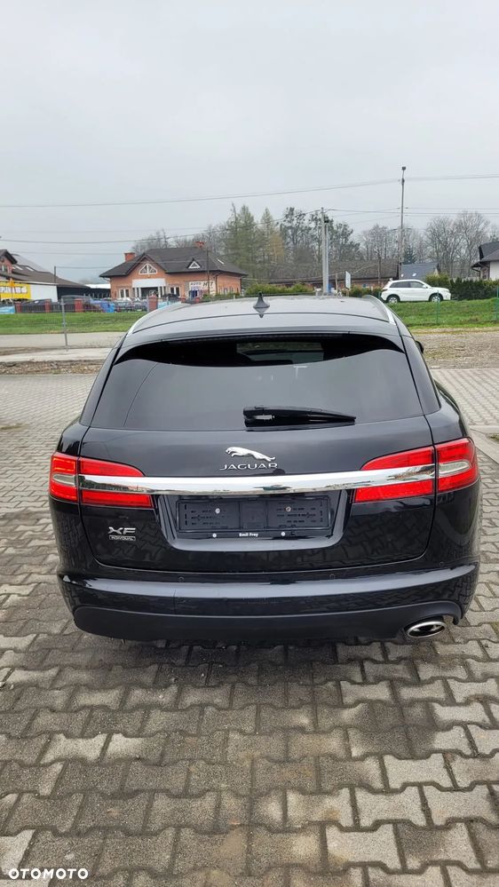 Jaguar XF 2.2 D Premium Luxury - 7