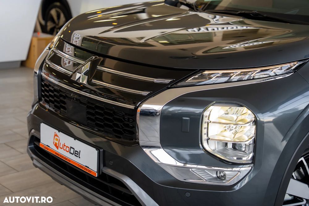 Mitsubishi Outlander 2.4 L 4X4 PHEV Instyle Ultimate - 9