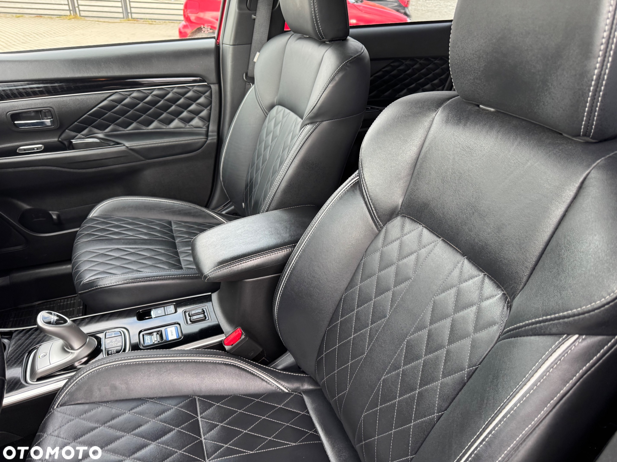 Mitsubishi Outlander 2.4 4WD Plug-In Hybrid Diamant+ - 23