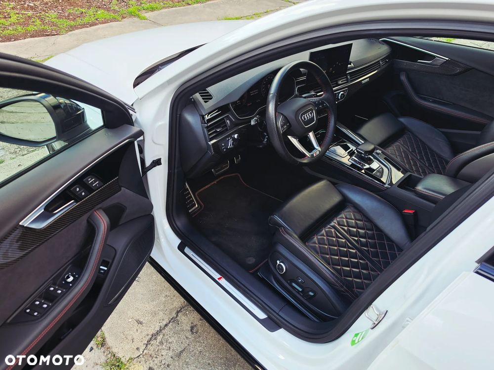 Audi A4 Avant 45 TFSI quattro S tronic S line - 16