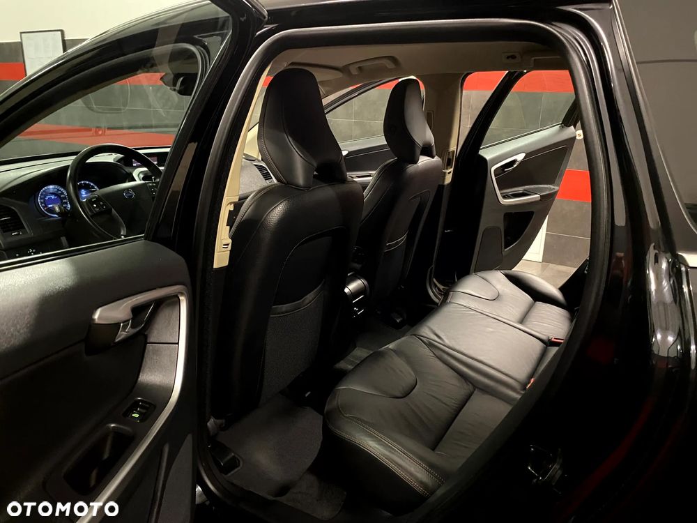 Volvo XC 60 D5 AWD Summum - 21