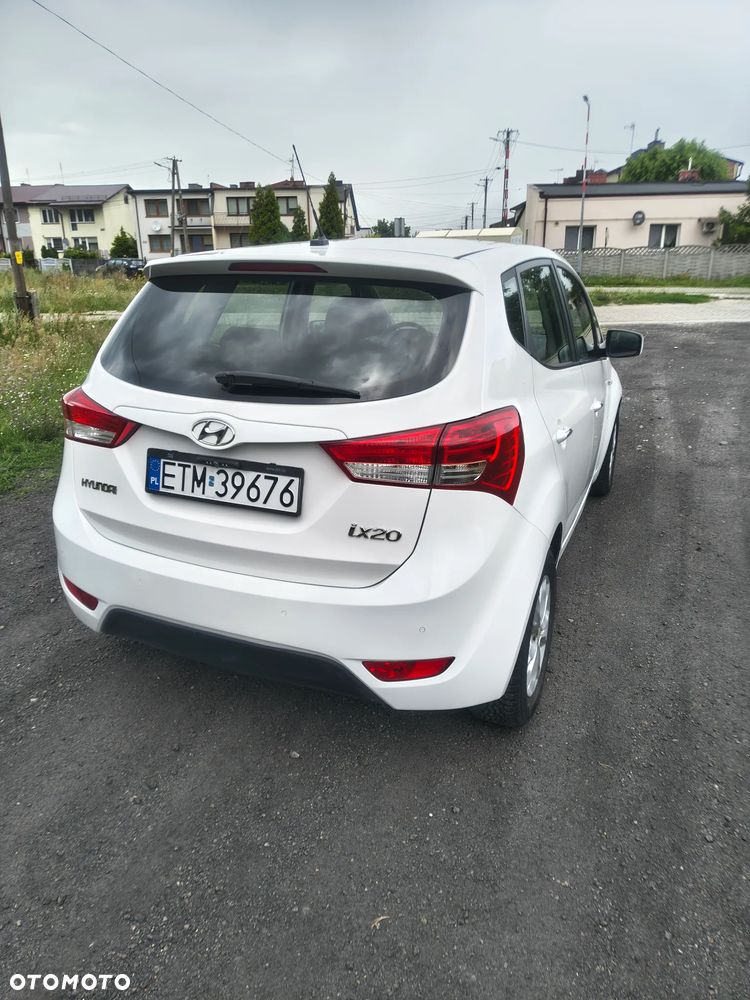 Hyundai ix20 1.4 Comfort - 12