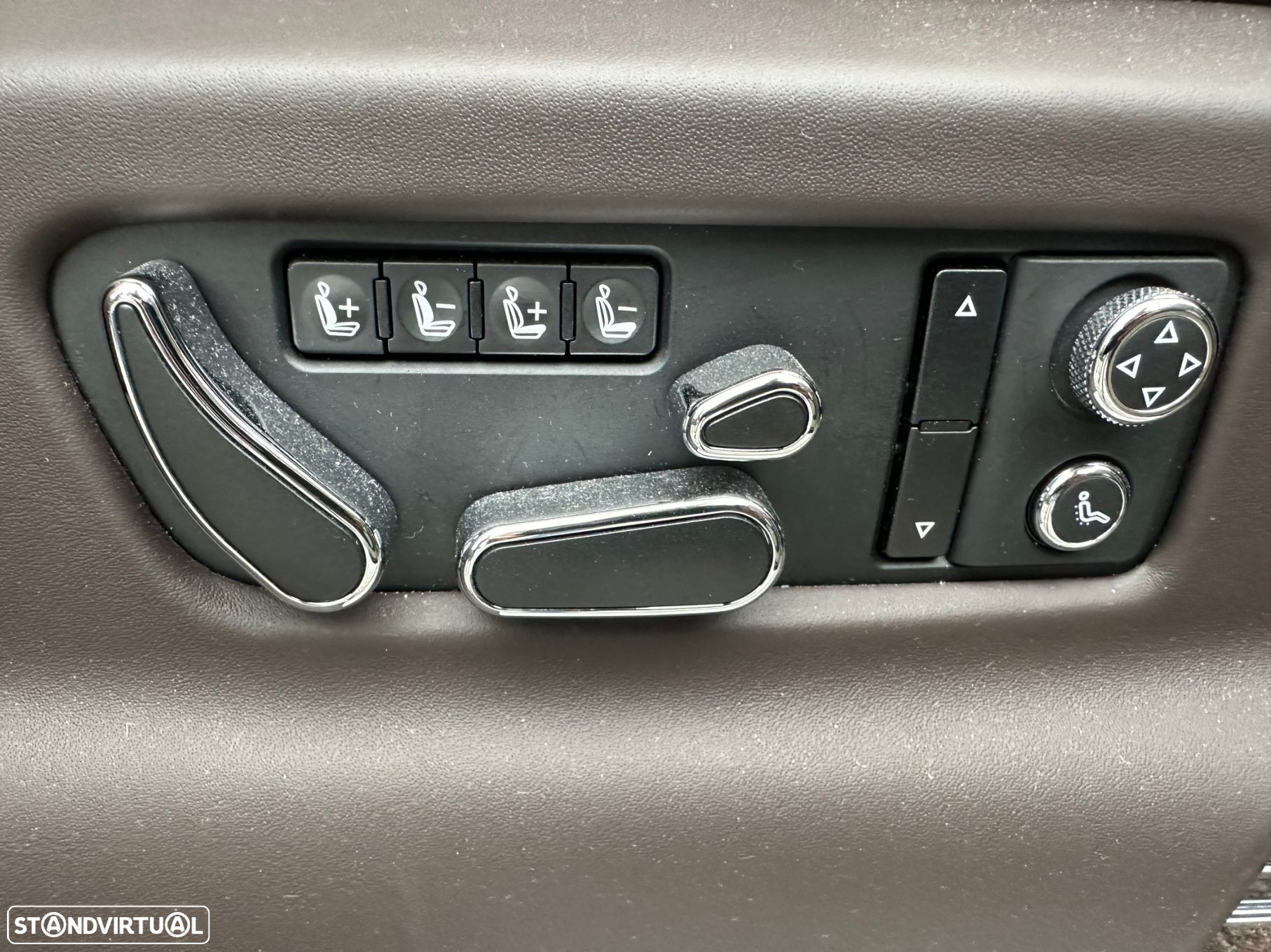 Bentley Bentayga Hybrid - 43