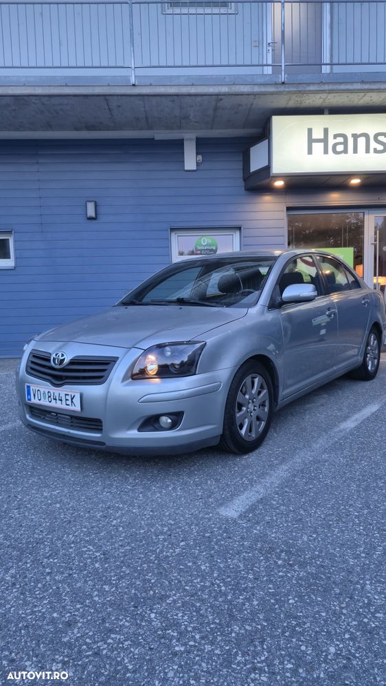 Toyota Avensis 1.6 Sedan Luna - 1