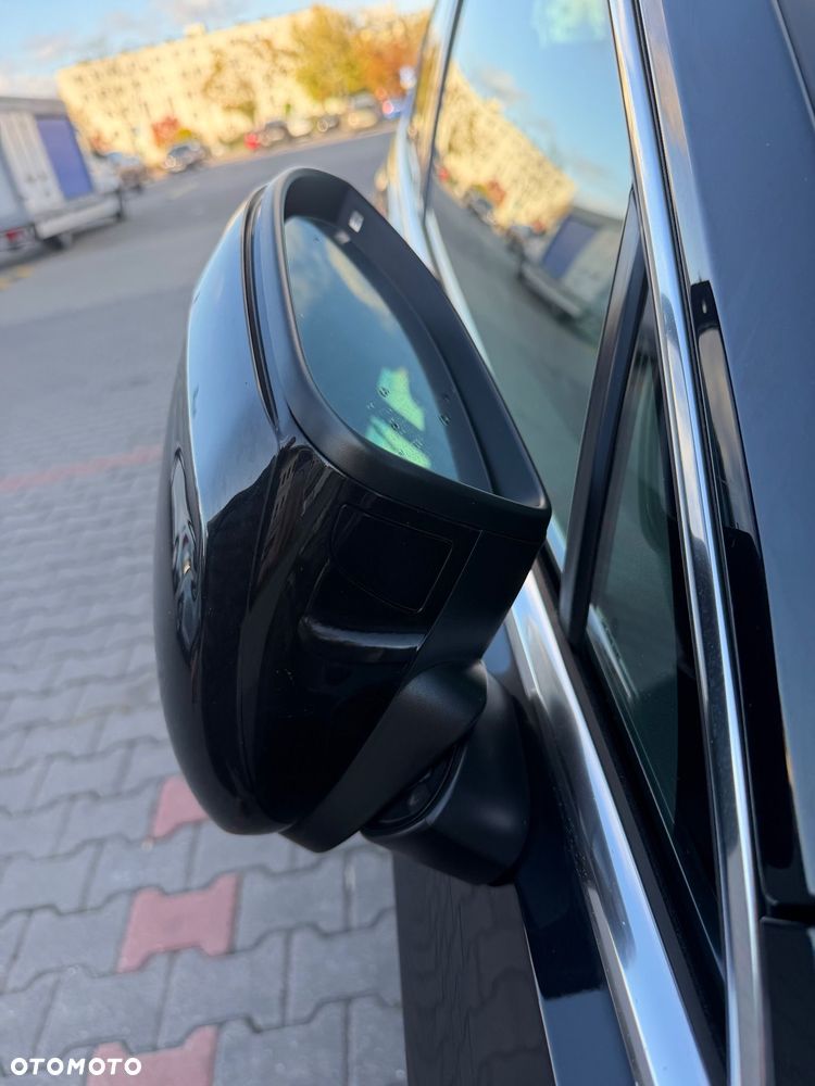 Volkswagen Passat - 21