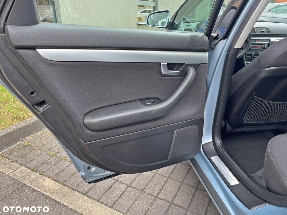 Audi A4 ver-1-8-t-quattro - 4