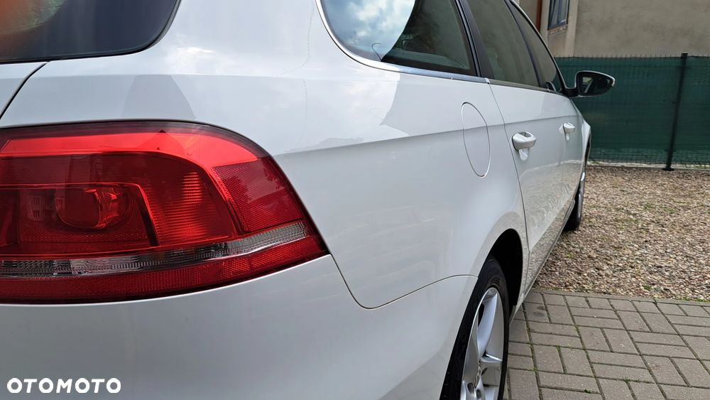Volkswagen Passat 2.0 TDI BlueMotion Technology Exclusive - 11