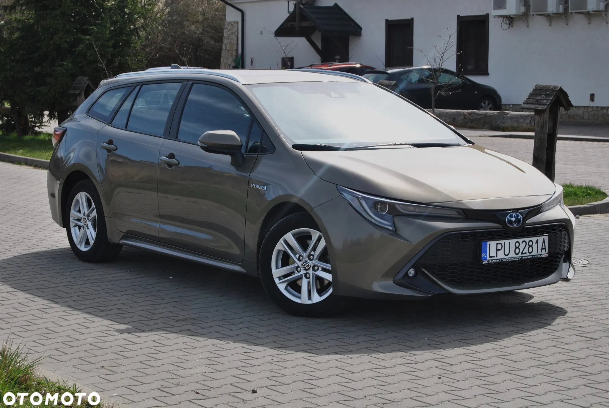 Toyota Corolla 2.0 Hybrid Touring Sports Business Edition - 2