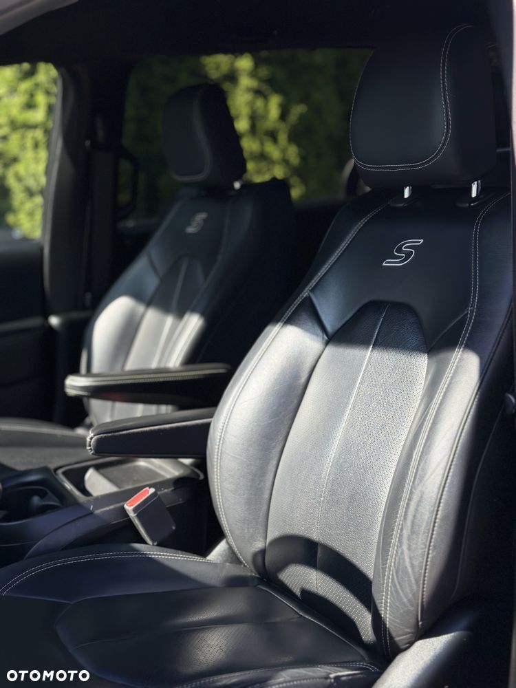 Chrysler Pacifica - 31